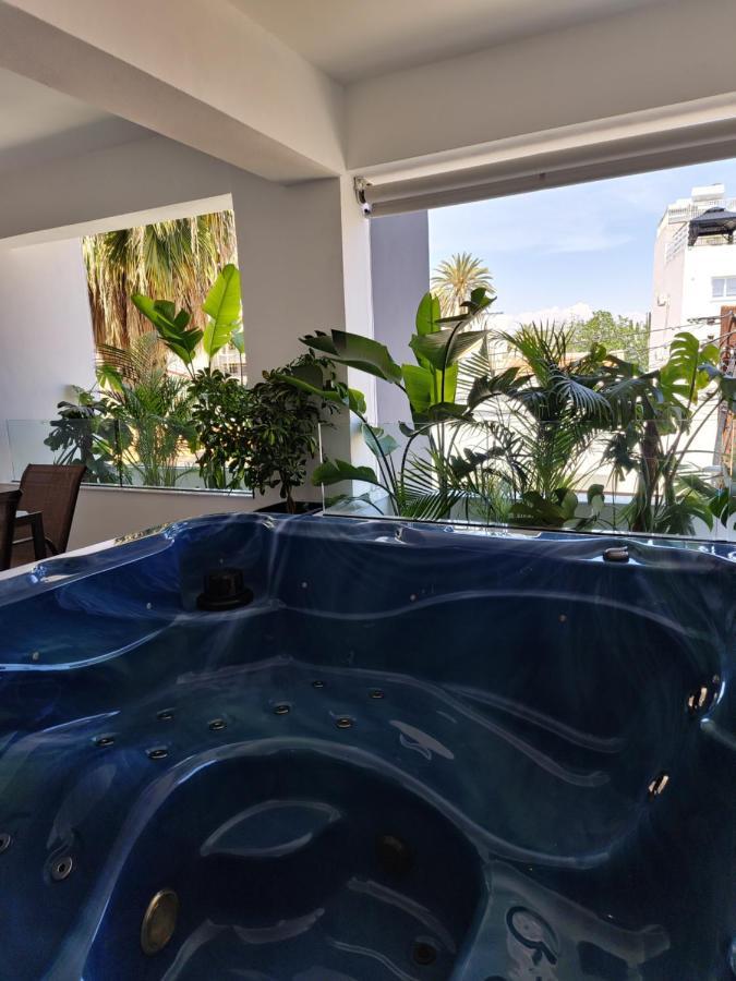Carisa Deluxe Apartment With Jacuzzi Lárnaca Exterior foto