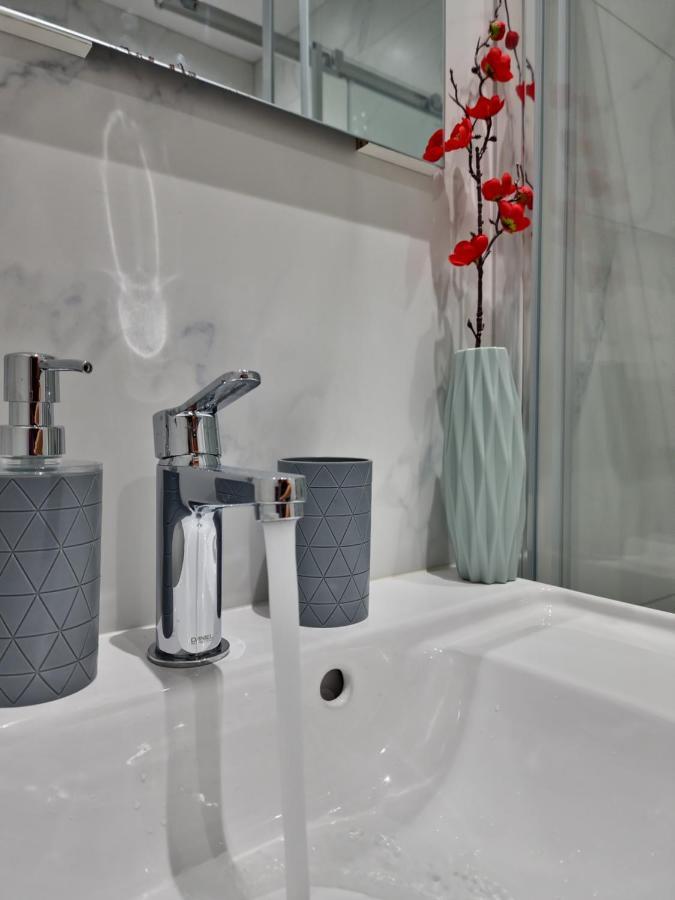 Carisa Deluxe Apartment With Jacuzzi Lárnaca Exterior foto