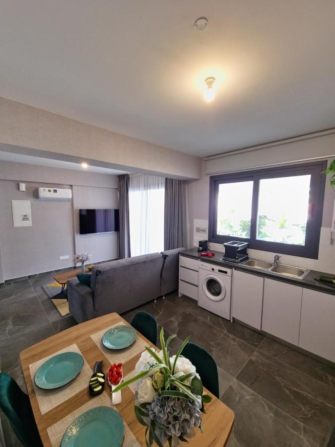 Carisa Deluxe Apartment With Jacuzzi Lárnaca Exterior foto
